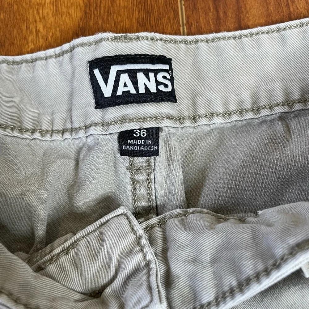 VANS ORIGINAL OFF THE WALL CHINO KHAKIS CARGO SHORTS 36 - Picture 9 of 12